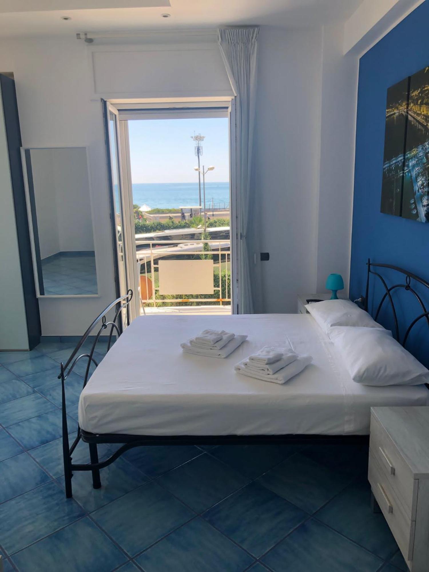 Blue Sea Salerno Hotel Buitenkant foto